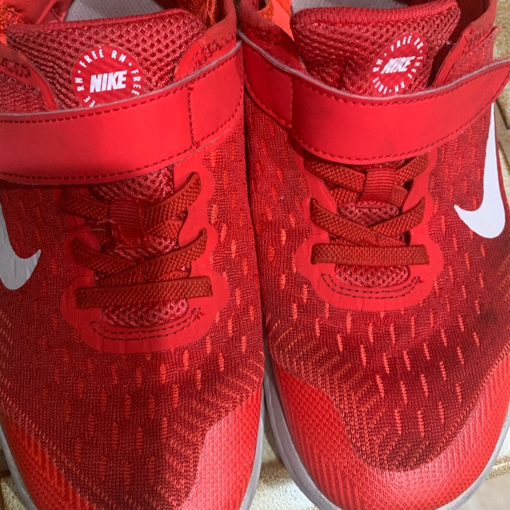 Nike girls tennis shoe size 3 red